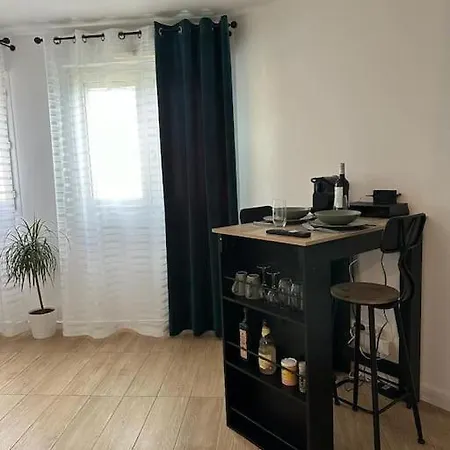 Cosy Moderne Chaleureux Equipe Proche Tram Apartmán