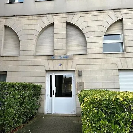 Cosy Moderne Chaleureux Equipe Proche Tram Talence