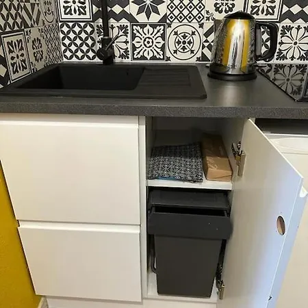 Cosy Moderne Chaleureux Equipe Proche Tram Apartmán *