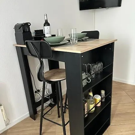 Cosy Moderne Chaleureux Equipe Proche Tram Apartmán *