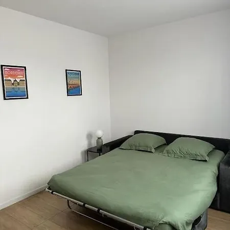 Cosy Moderne Chaleureux Equipe Proche Tram Talence