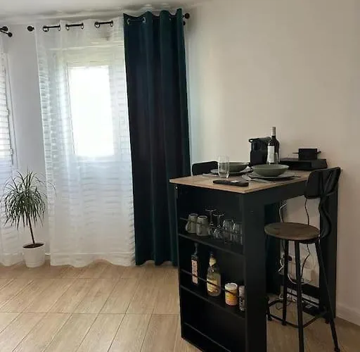 Cosy Moderne Chaleureux Equipe Proche Tram Lejlighed