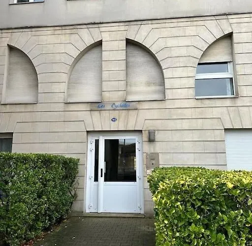 Cosy Moderne Chaleureux Equipe Proche Tram Talence