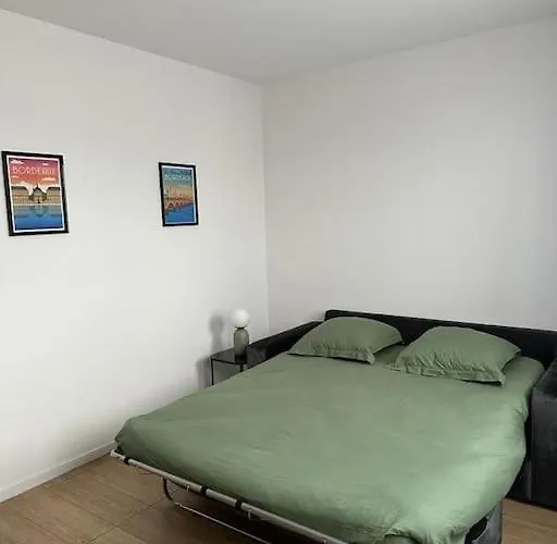 Cosy Moderne Chaleureux Equipe Proche Tram Talence